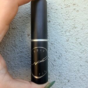 MAC Cosmetics Studio Fix Matte Foundation Stick NC30